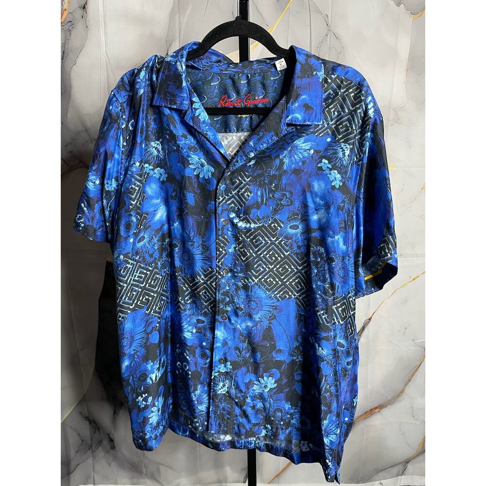 Robert Graham Limited Edition 100% Silk Top Sz. Large